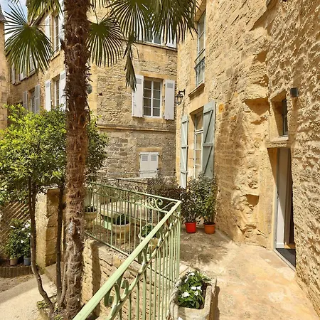 La Villa Des Consuls - Gite De Tourisme De Charme Sarlat-la-Canéda Exterior photo