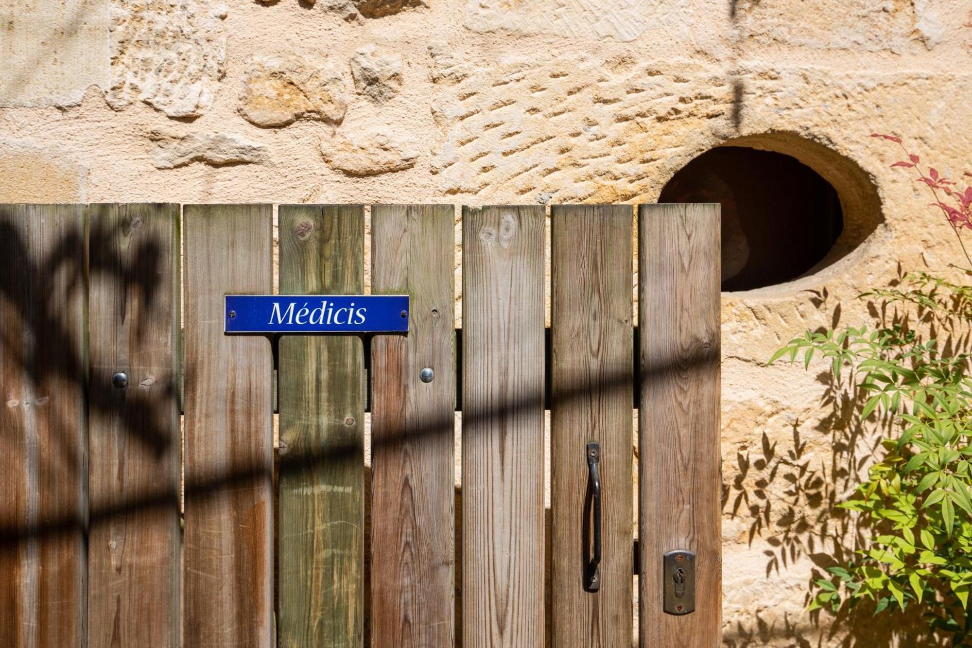Apartahotel La Des Consuls - De Tourisme De Charme