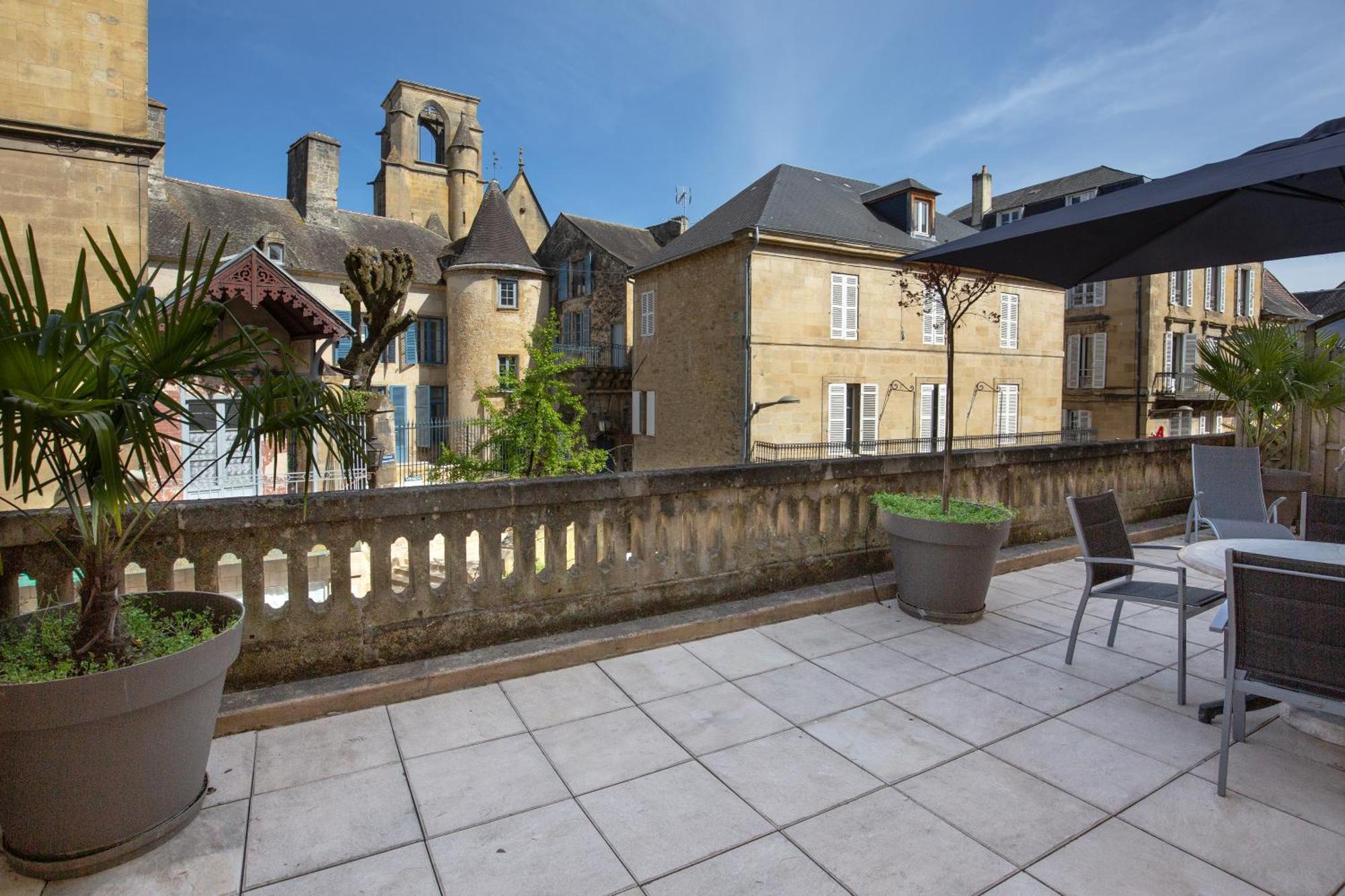 La Des Consuls - De Tourisme De Charme Aparthotel