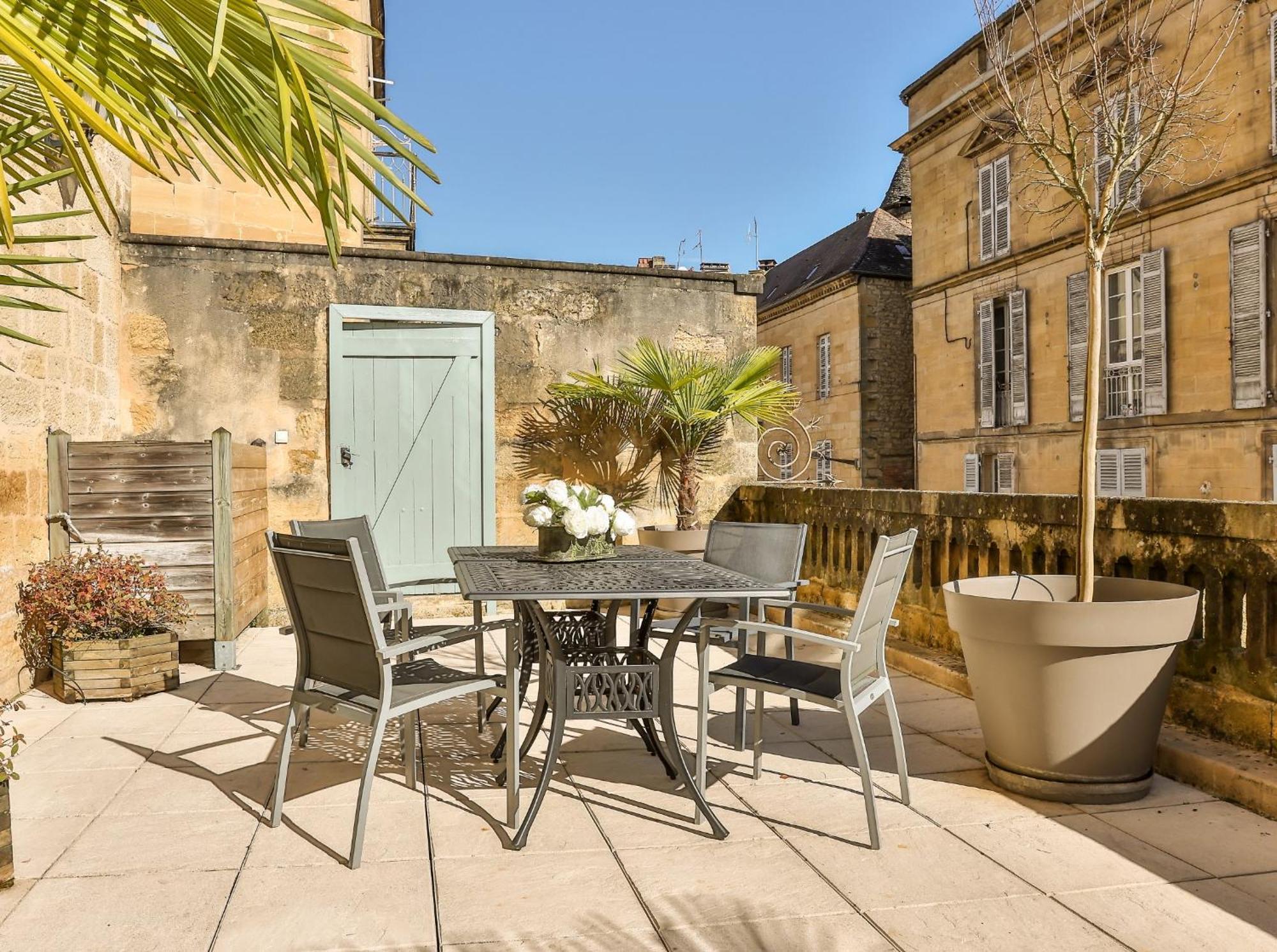 La Des Consuls - De Tourisme De Charme Aparthotel