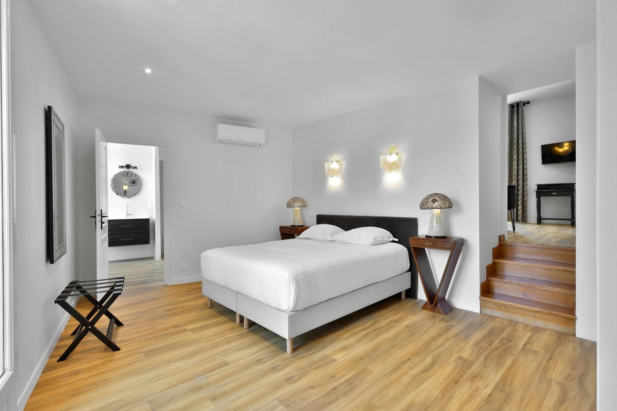 Aparthotel La Des Consuls - De Tourisme De Charme